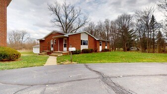 187 S Gamble St in Shelby, OH - Building Photo