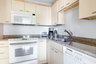 221 Massachusetts Ave in Boston, MA - Building Photo - Building Photo