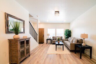 254 Spring Creek Pkwy in Providence, UT - Building Photo - Building Photo