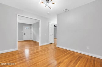 56 Maine St in Toms River, NJ - Building Photo - Building Photo