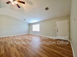 305 Williamsburg Dr in Nicholasville, KY - Building Photo - Building Photo