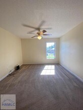 135 Rolland St in Hinesville, GA - Foto de edificio - Building Photo