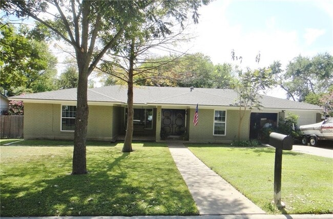 2407 Harrowden Dr in Austin, TX - Building Photo - Building Photo