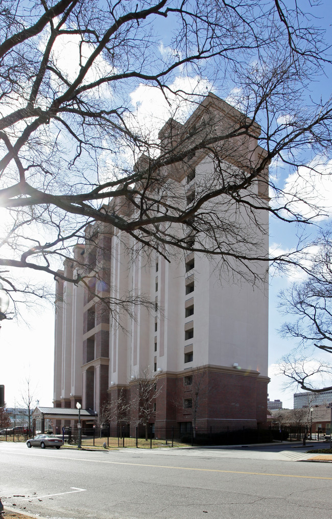 Barry Towers in Memphis, TN - Foto de edificio - Building Photo