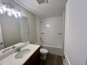 933 19th St in Vero Beach, FL - Building Photo - Building Photo