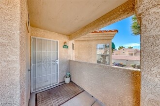 2251 Wigwam Pkwy in Henderson, NV - Foto de edificio - Building Photo