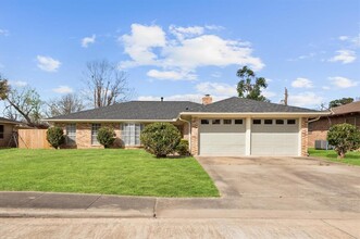 509 Ash St in Sugar Land, TX - Foto de edificio - Building Photo