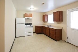 405 S Graham Ave in Carbondale, IL - Foto de edificio - Building Photo