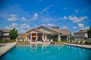 The Manor Homes of Eagle Glen in Raymore, MO - Building Photo