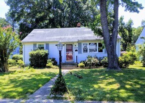 6405 Stuart Ave in Richmond, VA - Building Photo