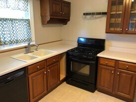 148 S Cedar St in Palatine, IL - Building Photo