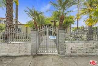 4356 Kingswell Ave in Los Angeles, CA - Building Photo - Building Photo