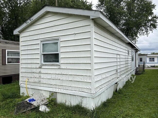 2211 Dort Hwy in Flint, MI - Building Photo - Building Photo