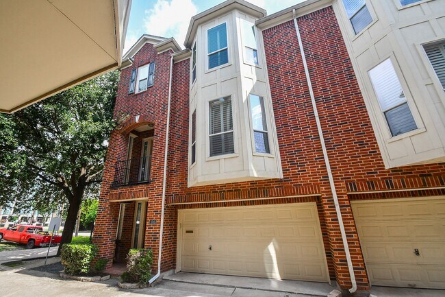 1016 Studer St in Houston, TX - Building Photo - Building Photo