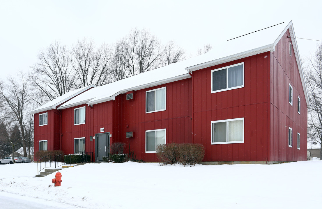 Compass West Estates in Youngstown, OH - Building Photo