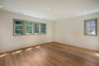 3132 Belden Dr, Unit 3132 in Los Angeles, CA - Building Photo - Building Photo