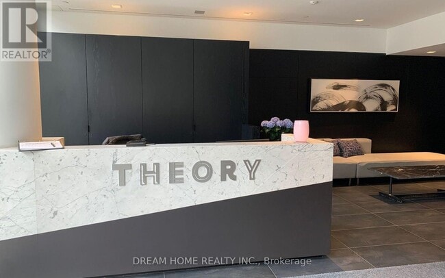 203 College St in Toronto, ON - Building Photo - Building Photo