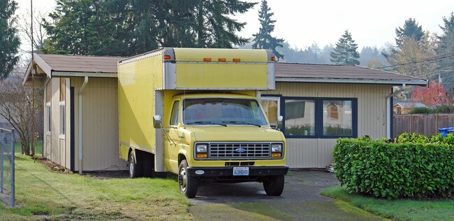 1712 5th Ave SW in Puyallup, WA - Foto de edificio - Building Photo