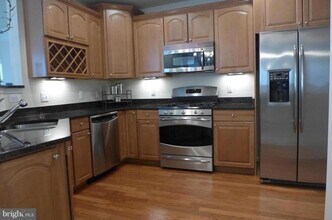 7037 Huntley Run Pl in Alexandria, VA - Building Photo - Building Photo