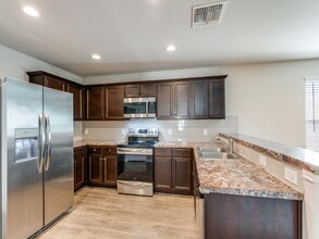 3230 Dancing Oak in San Antonio, TX - Foto de edificio - Building Photo