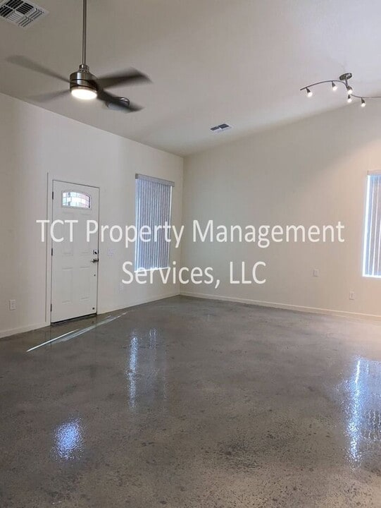 1740 E Oakland St in Chandler, AZ - Foto de edificio