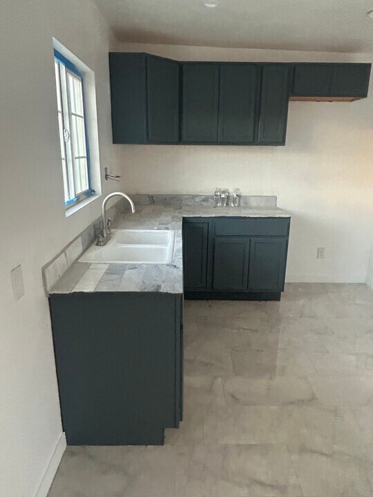 1539 W Ave L 8 in Lancaster, CA - Building Photo