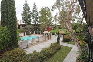 Rancho Monterey in Garden Grove, CA - Building Photo