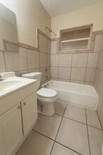 6721 McClellan St in Hollywood, FL - Building Photo - Building Photo