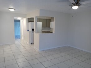 447 Windsor S in West Palm Beach, FL - Building Photo - Building Photo