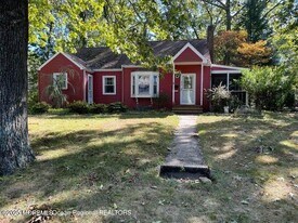 432 Wells Ave in Ocean Township, NJ - Building Photo