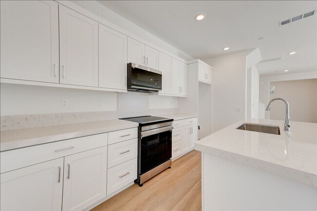 1202 Mountain Laurel Rd in San Marcos, CA - Foto de edificio - Building Photo