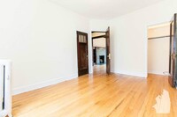 2418 N Sawyer Ave, Unit 2424-1N in Chicago, IL - Building Photo - Building Photo