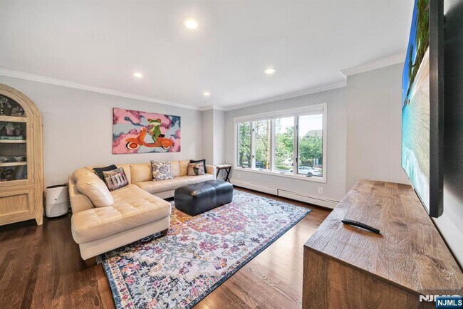 296C Undercliff Ave in Edgewater, NJ - Building Photo - Building Photo