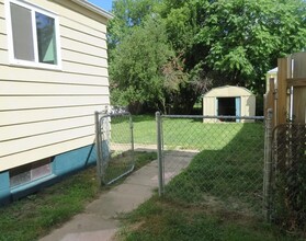 8395 Harding St in Center Line, MI - Foto de edificio - Building Photo