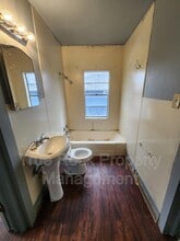 400 W 17th St in Ada, OK - Foto de edificio - Building Photo