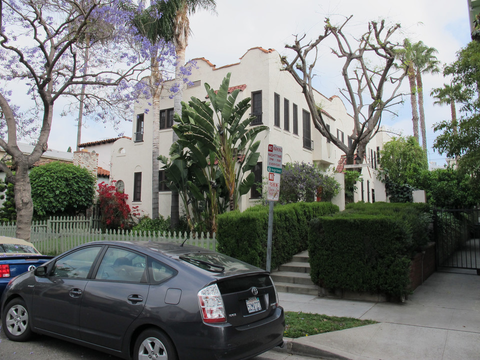 7953 Norton Ave in West Hollywood, CA - Building Photo