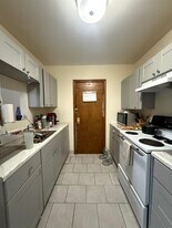 247 Pearl St, Unit 3 in Somerville, MA - Building Photo