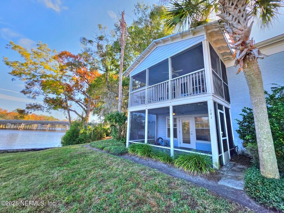 3434 Blanding Blvd in Jacksonville, FL - Foto de edificio