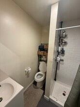 527 E 3rd St, Unit 2R in Boston, MA - Foto de edificio - Building Photo