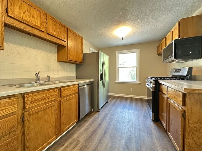 3429 54th St in Des Moines, IA - Building Photo - Building Photo