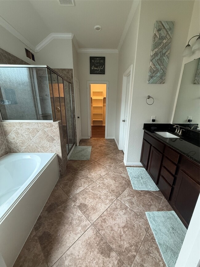 property at 20206 Lago Blf Lp