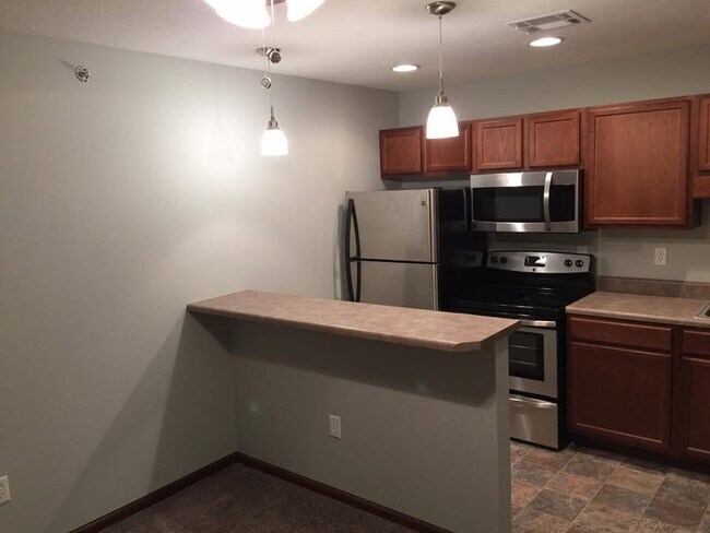 1413 Hennessey St, Unit 122 in Dodge City, KS - Building Photo - Building Photo