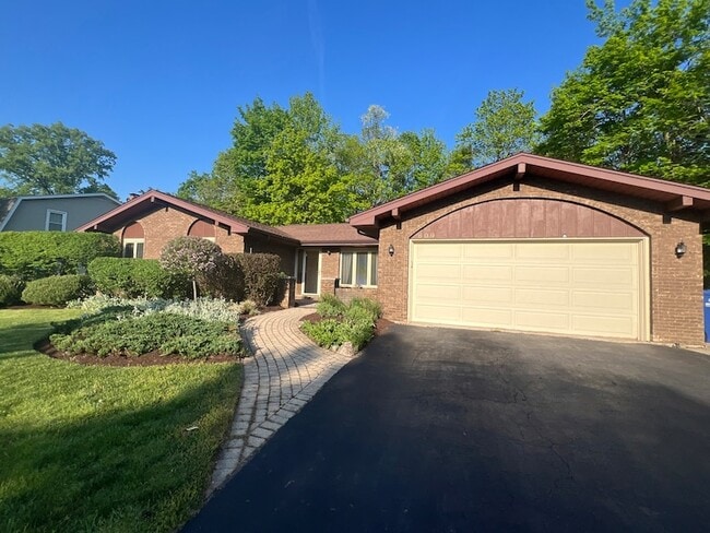 809 Overlook Dr in Frankfort, IL - Building Photo - Building Photo