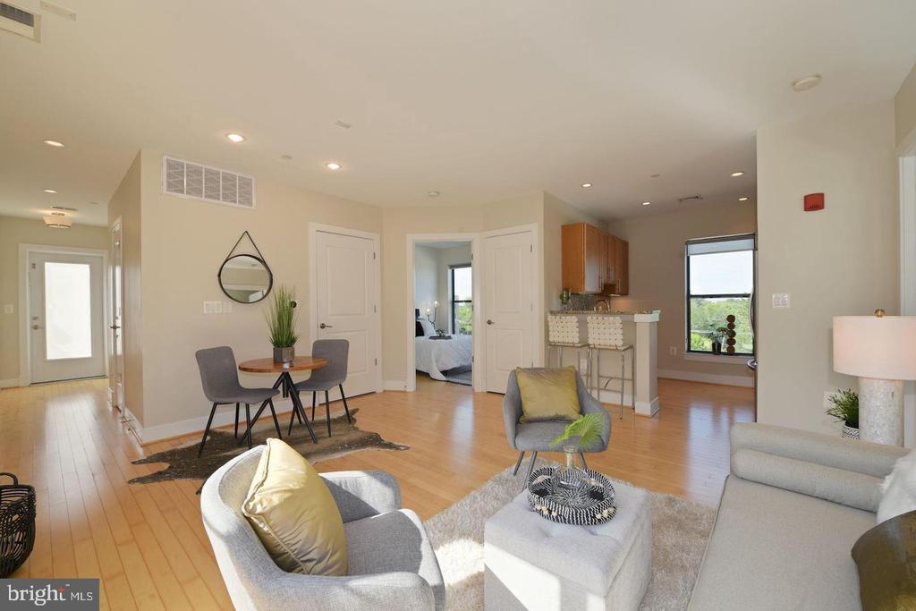 5201 Wisconsin Ave NW in Washington, DC - Building Photo