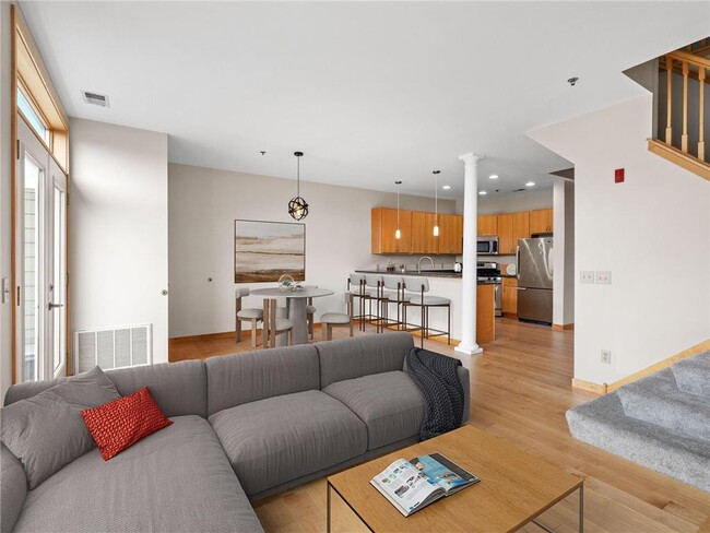 4954 Xerxes Ave S-Unit -206 in Minneapolis, MN - Building Photo - Building Photo