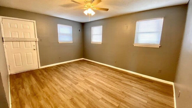 3409 E 16th St in Lubbock, TX - Building Photo - Building Photo