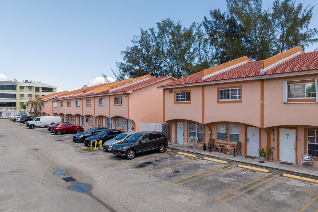 Lakeview at the Gardens in Hialeah, FL - Building Photo