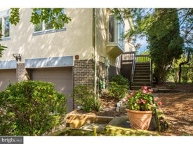 11 Lexington Ct in Princeton, NJ - Building Photo