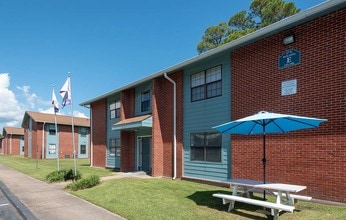 Patriot on the Trace (formally Autumn Trace) in Pascagoula, MS - Foto de edificio - Building Photo