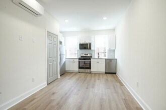 1934 S 23rd St, Unit 2 in Philadelphia, PA - Foto de edificio - Building Photo